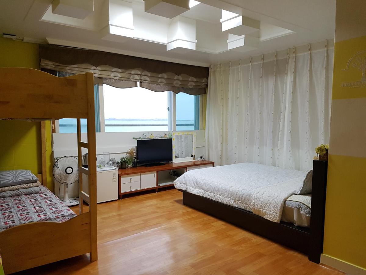 Nice View Guesthouse Seogwipo Exterior foto